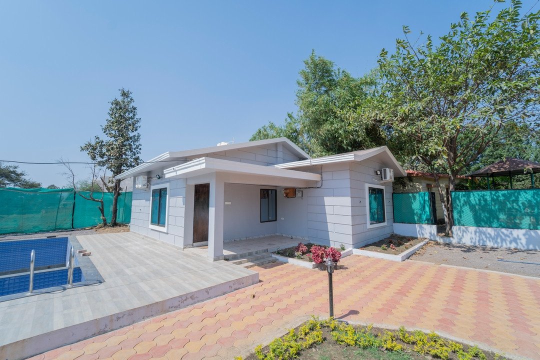 Book Mangata Resort (Cottage No. 6)