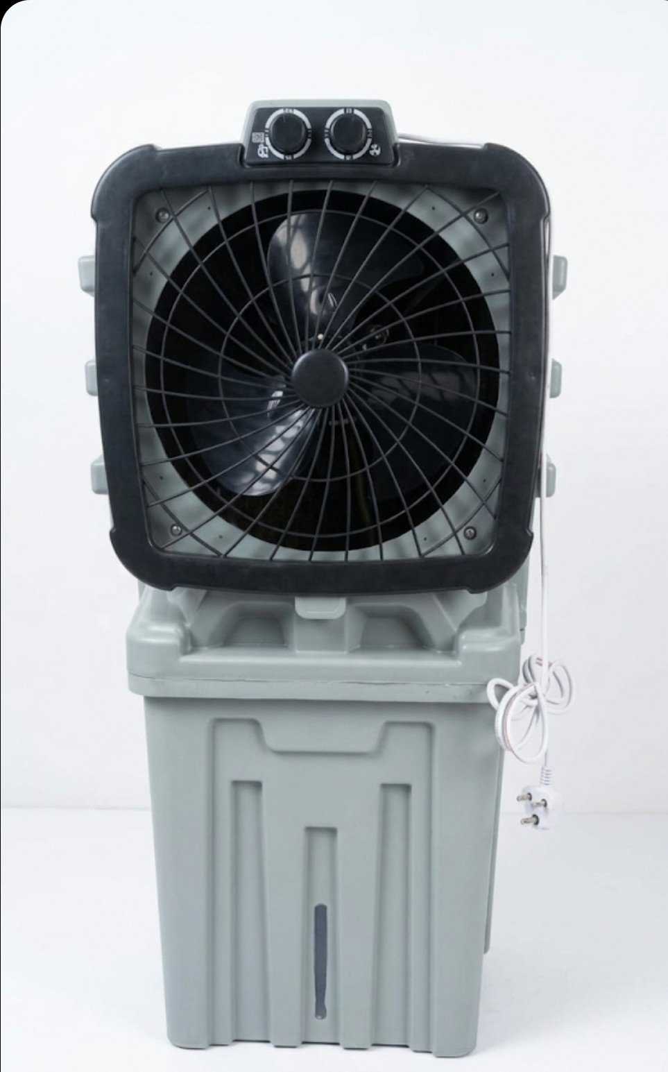 Portable evaporative air cooler